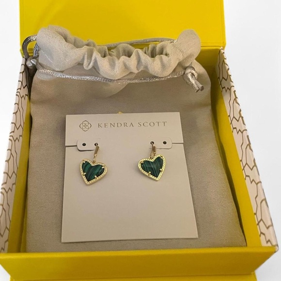 Kendra Scott Emerald Heart Earrings - Picture 2 of 3